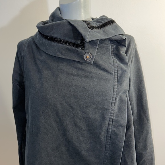 Lululemon Savasana Wrap - Picture 2 of 15